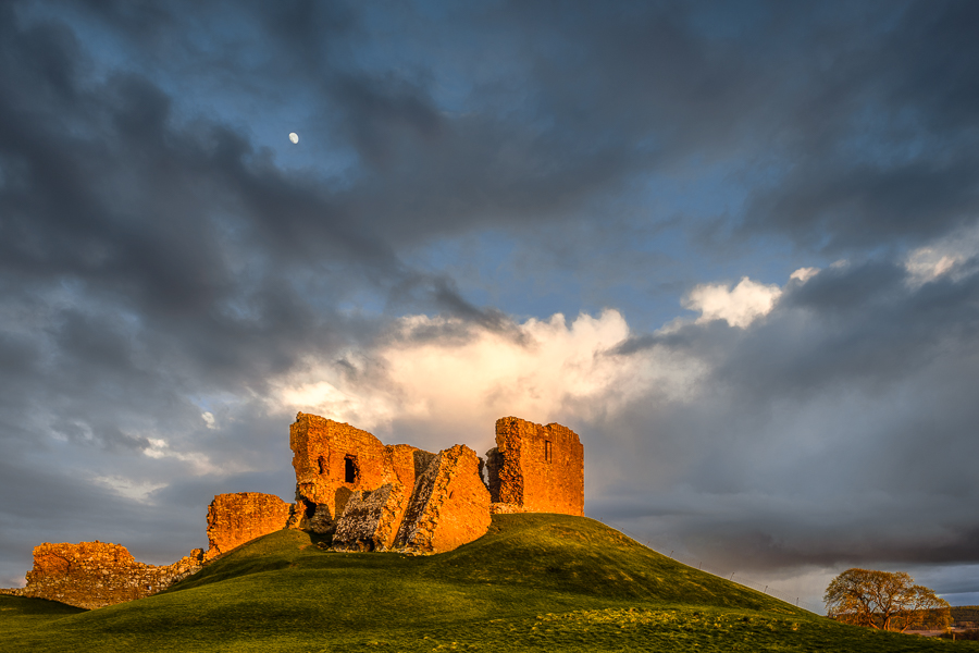 The Moon And The Castle